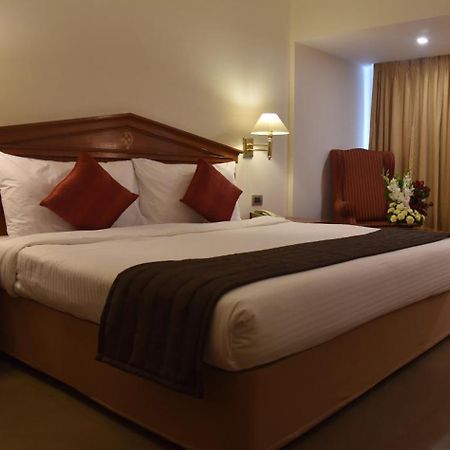 Hotel Sagar Plaza City Centre Púna Exteriér fotografie