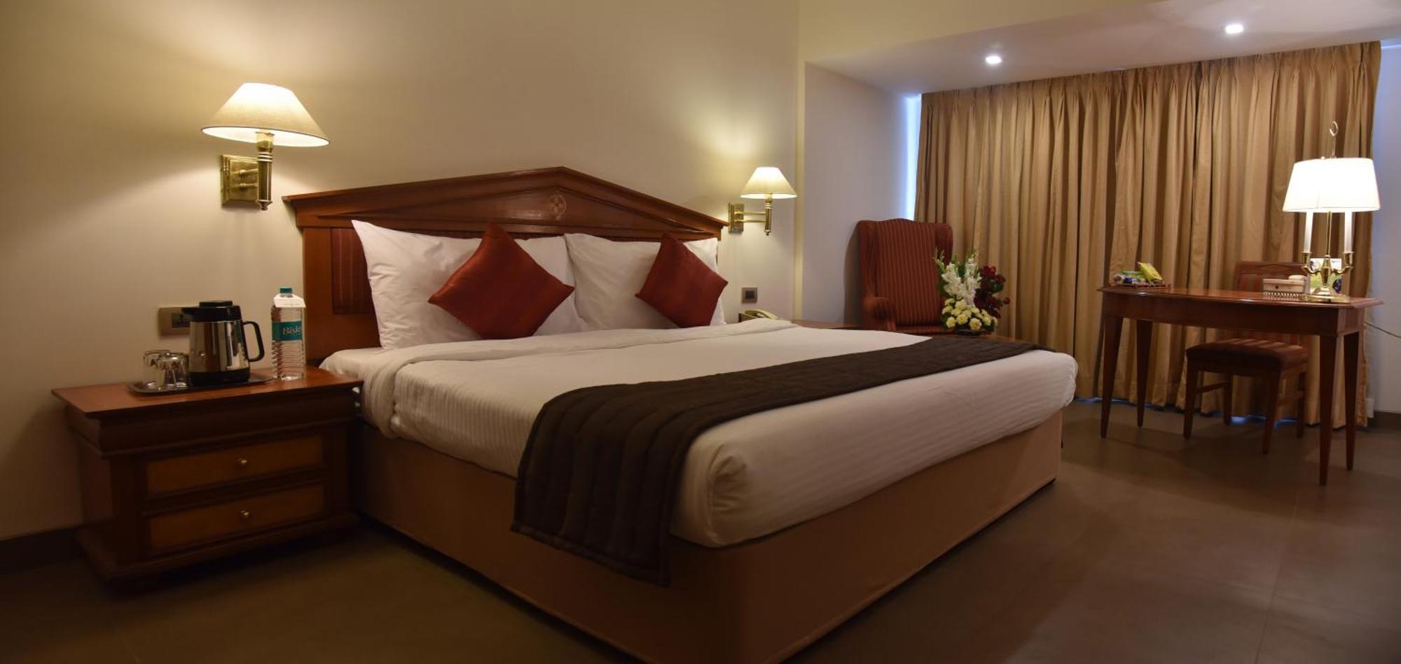 Hotel Sagar Plaza City Centre Púna Exteriér fotografie