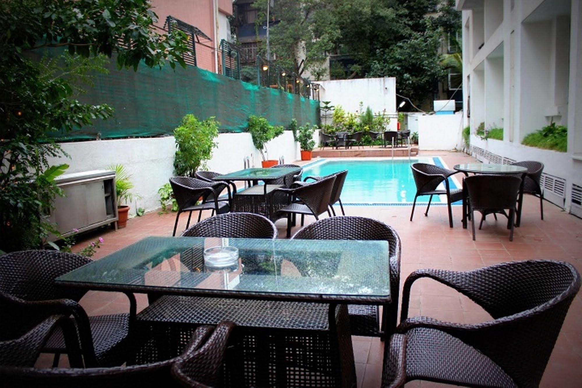 Hotel Sagar Plaza City Centre Púna Exteriér fotografie